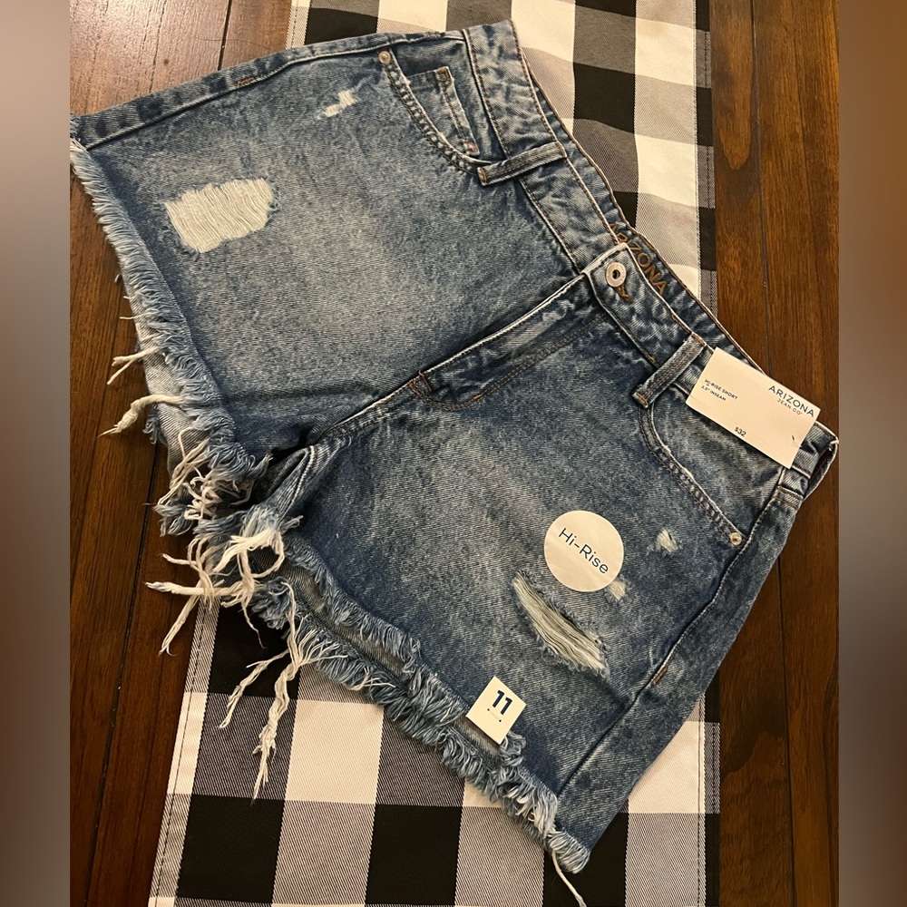 Hi rise shorts